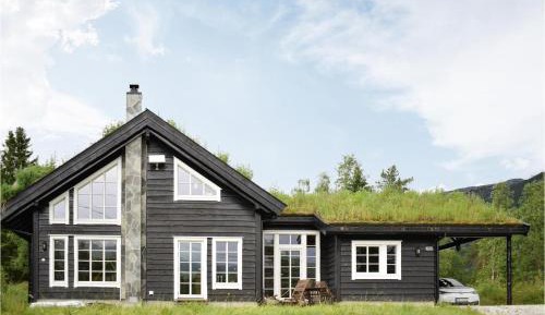 Three-Bedroom Holiday Home 