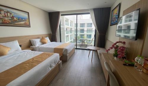 Apartment with Balcony