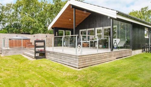 Three-Bedroom Holiday Home 