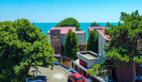 Three-Bedroom Villa (6 Adults) - Afrodita