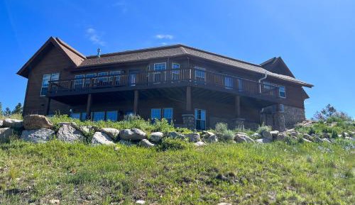 Five Bedroom Holiday Home