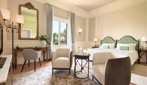 Junior Suite with Garden View