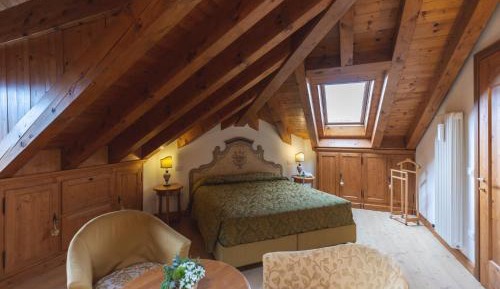 Suite with Mountain View