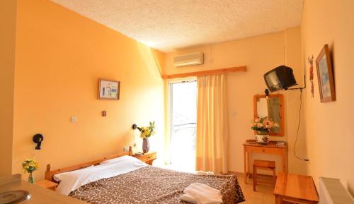 Family Suite (2 Adults + 2 Children)