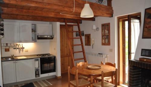 Apartment with Mountain View