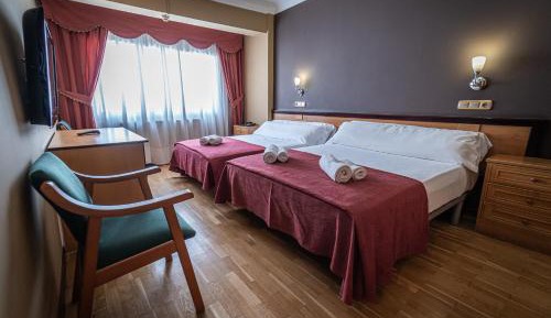 Family Room (3 Adults)