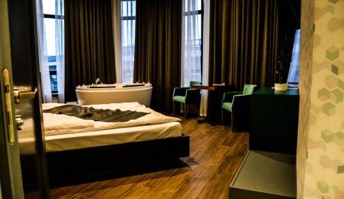 Deluxe Double Room with Bath