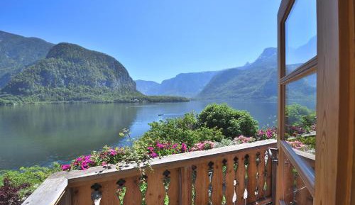 Double Room with Balcony and Lake View