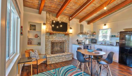 One-Bedroom Holiday Home