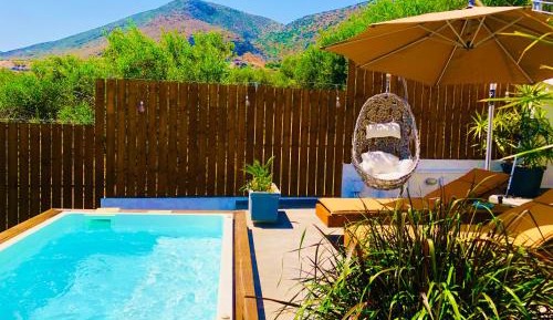 Apartment with Private Plunge Pool - Jacuzzi