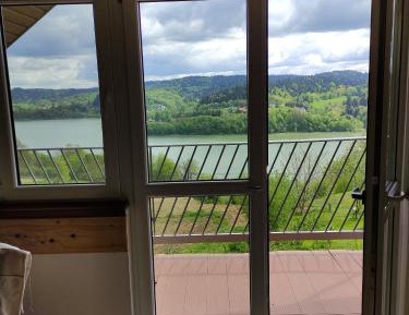 Apartment with Lake View