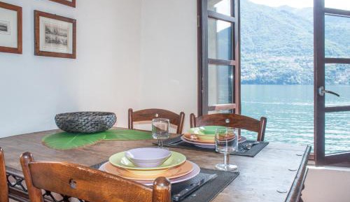 Two-Bedroom Apartment with Lake View
