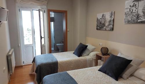 Twin Room with Bathroom