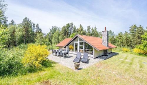 Three-Bedroom Holiday Home 