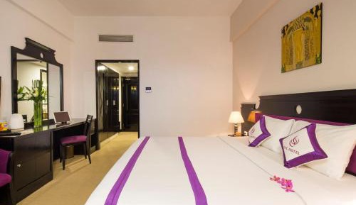 Deluxe Double Room with City View