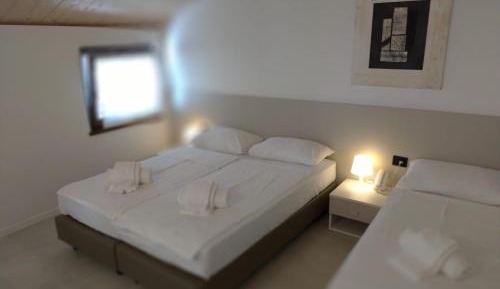 Triple Room with Private Bathroom