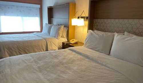 Queen Room with Two Queen Beds - Pool Side