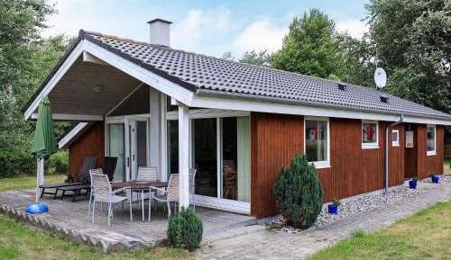 Four-Bedroom Holiday Home