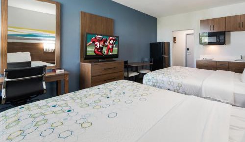 Studio Room with Two Double Beds Non-Smoking