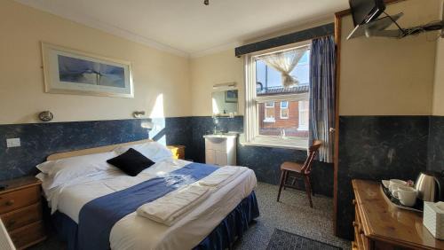 Double Room with Shared Bathroom