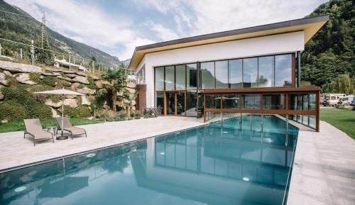 Superior One-Bedroom Apartment