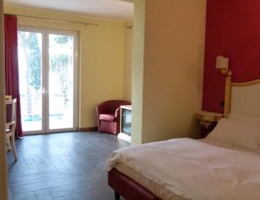 King Suite with Balcony and Lake View