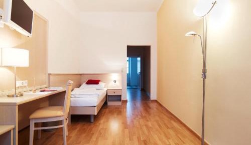 Comfort Single Room with Lake View