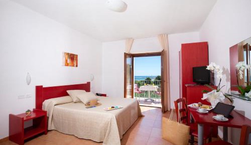 Double Room with Balcony and Sea View