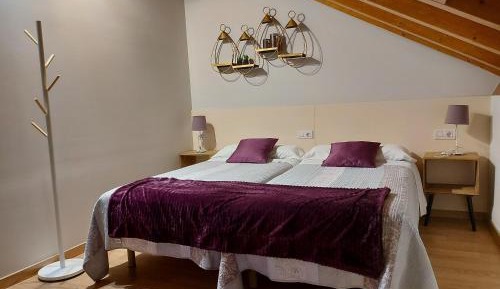 Twin Room with Private Bathroom