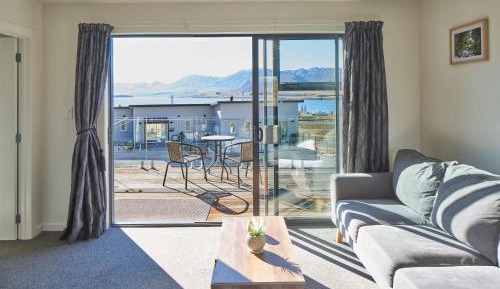 Apartment with Lake View