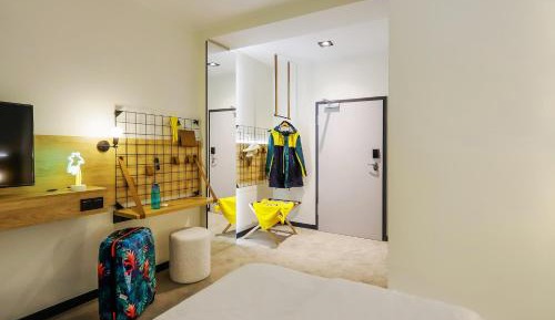 Queen Room with Balcony