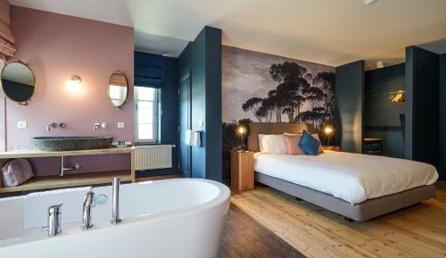 Deluxe King Room