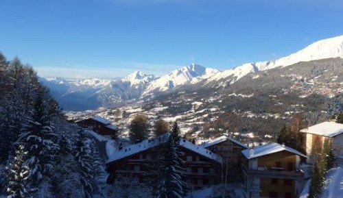 Studio with Mountain View