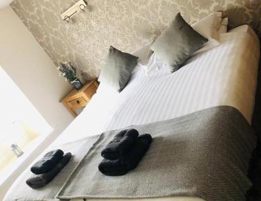 Double or Twin Room with Shower