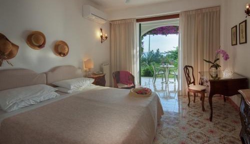 Double or Twin Room with Sea View