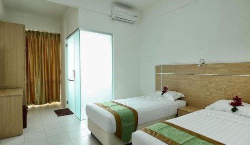 Deluxe One-Bedroom Studio 