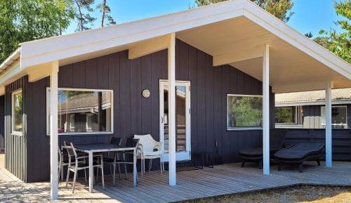Four-Bedroom Holiday Home