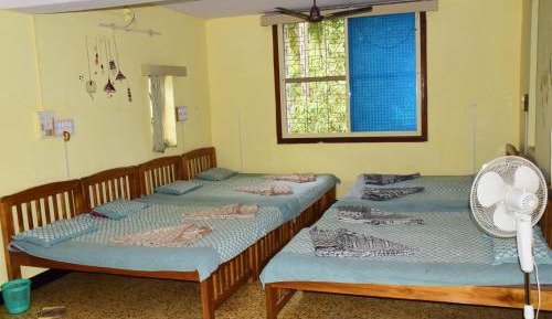 10-Bed Mixed Dormitory Room
