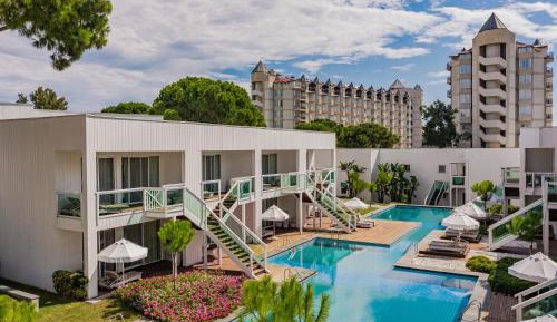 Luxury Pool Suite 