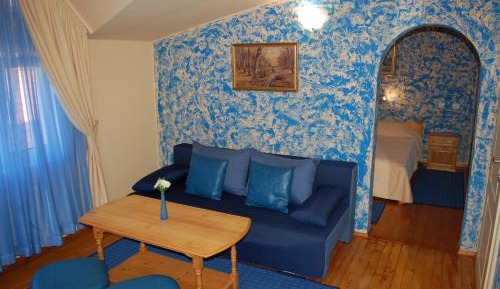 Apartment with Lake View