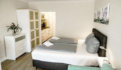 Apartment with Mountain View