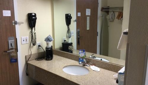 Queen Room - Disability Access/Non-Smoking