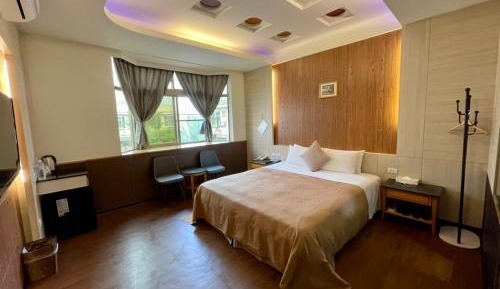 Queen Room with Spa Bath