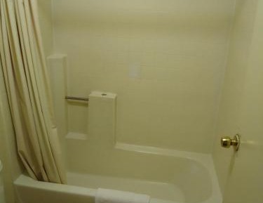 Queen Room with Twin Bed