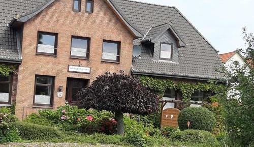 One-Bedroom Apartment with Shower