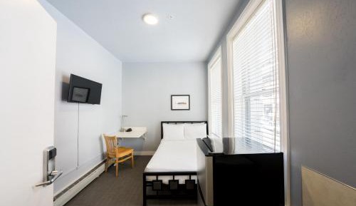 Single Room with Shared Bathroom