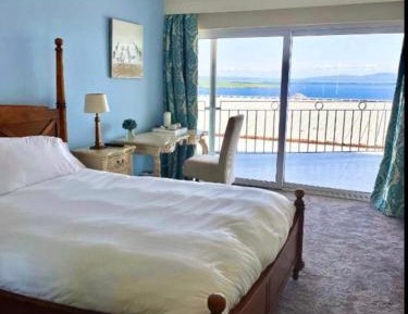 Deluxe Double Room with Balcony and Sea View