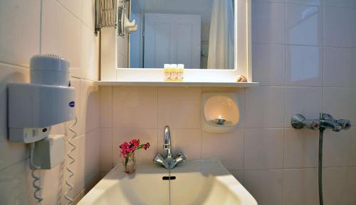  Two-Bedroom Apartment with Garden View 