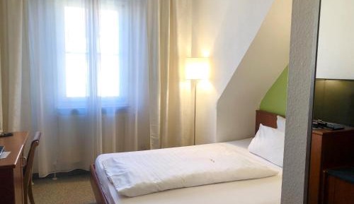 Small Single Room