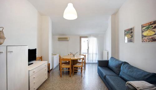 Superior One-Bedroom Apartment